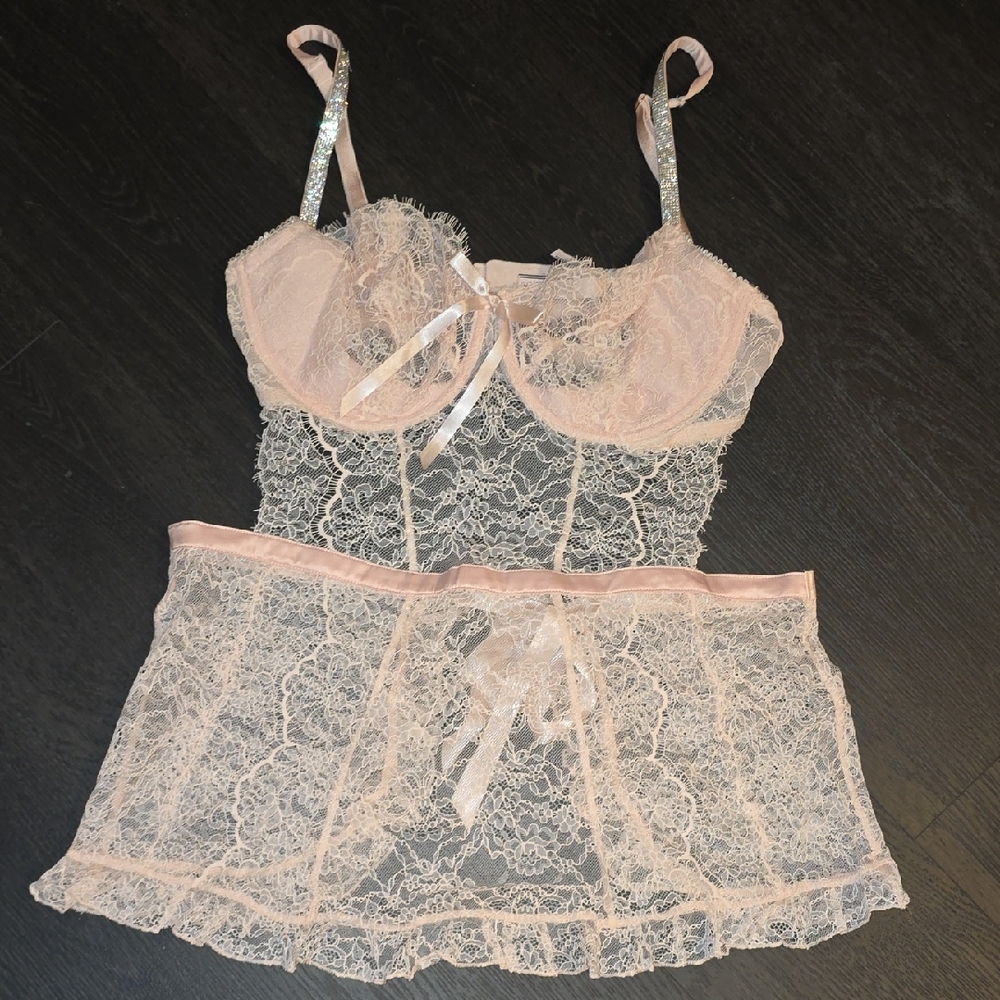Elegant Lace Women’s Limgerie in Pink
